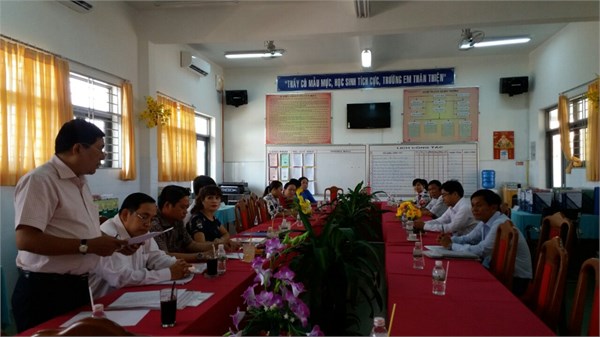 đoàn làm việc.jpg